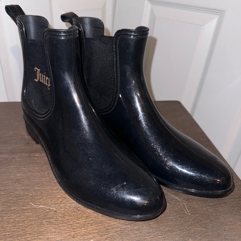 Juicy Couture Black Rainboots